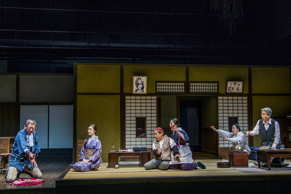 岡山市民劇場 2023年11月例会：ある八重子物語 - 劇団民藝+こまつ座　舞台写真