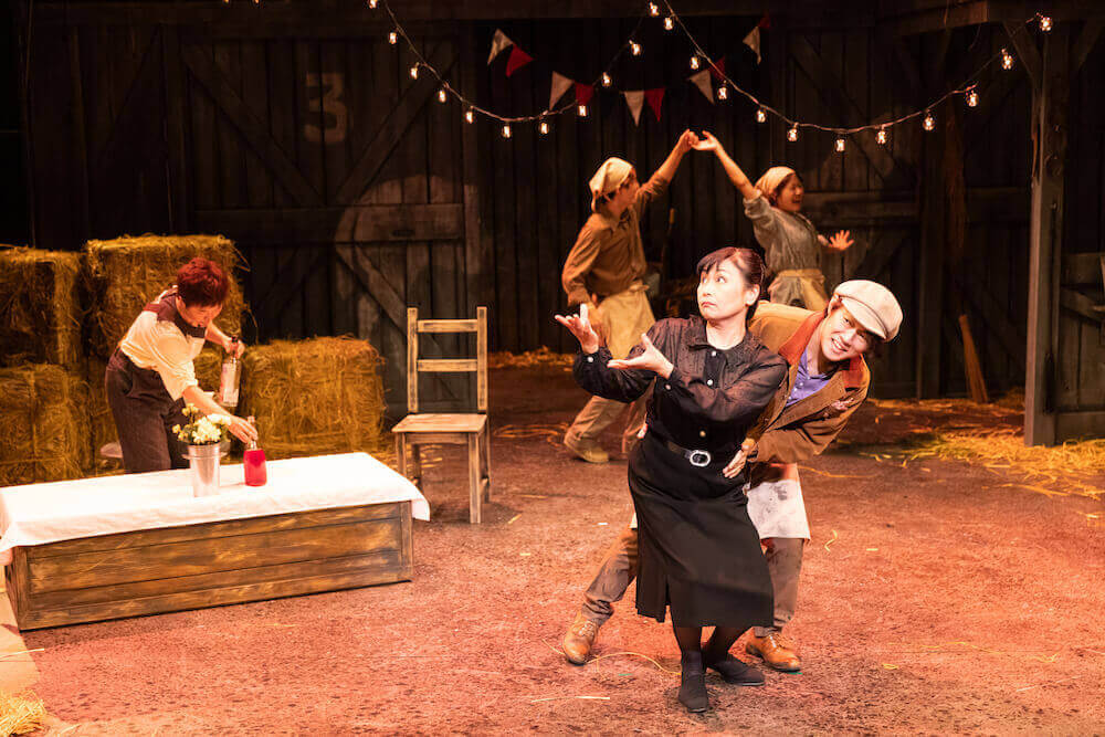 オペラシアター こんにゃく座「さよなら、ドンキホーテ！」舞台写真：岡山市民劇場 2026年 5月例会